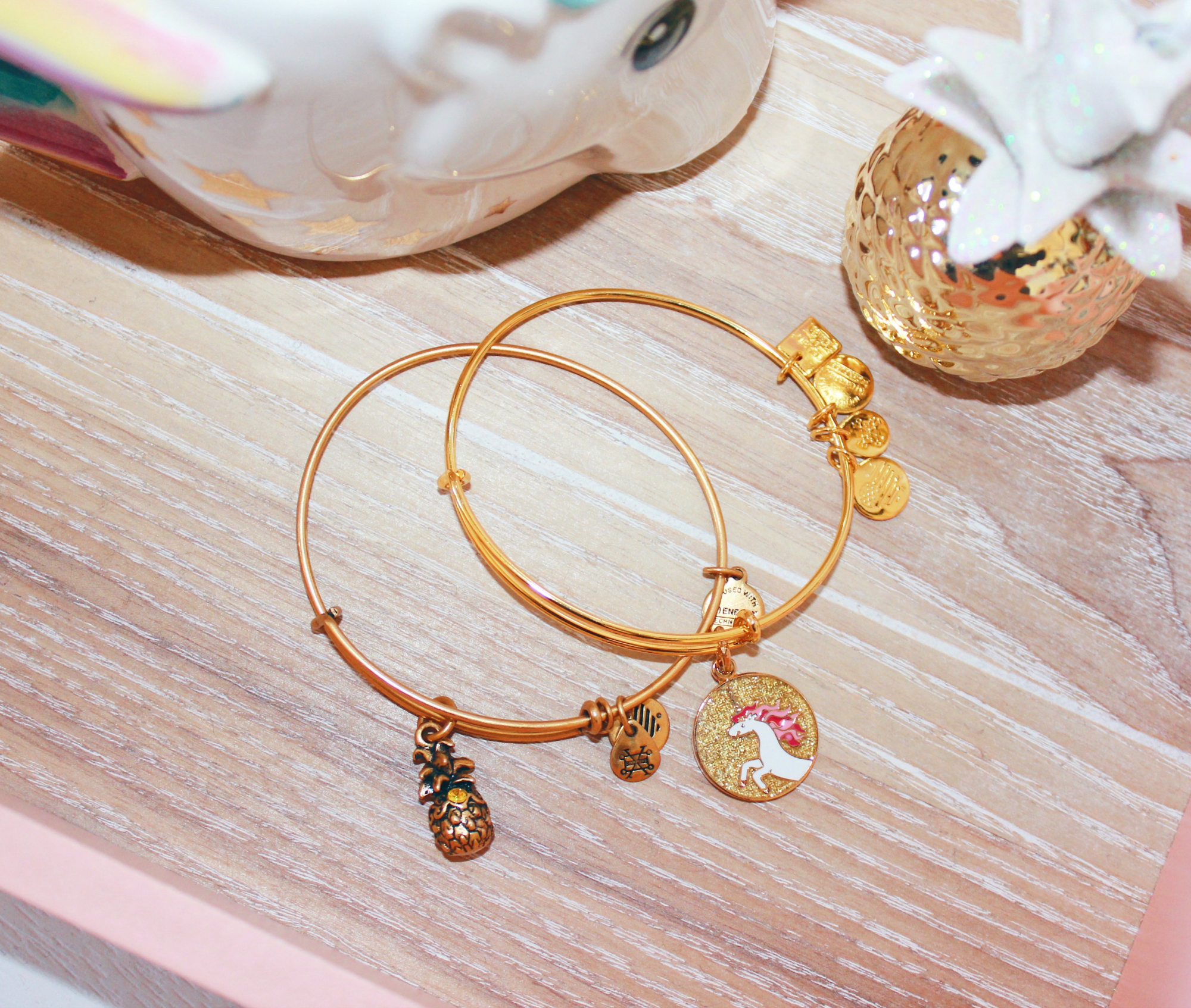 The Definitive Guide to Alex and Ani Bangles缩略图