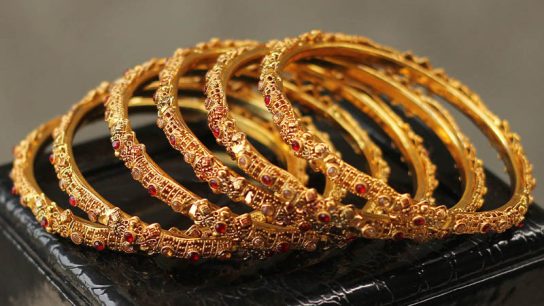 The Ultimate Handbook to Gold-Plated Bangles缩略图