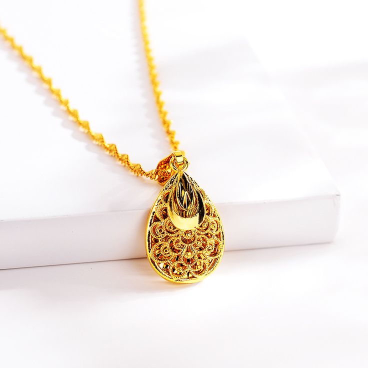 gold pendant design