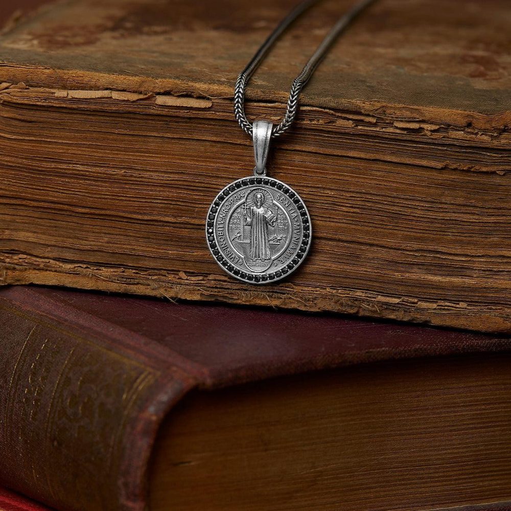 saint necklaces meaning
